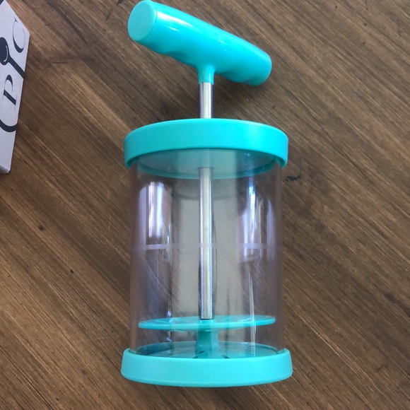 Pampered Chef Whipped Cream Maker - Picture 2 of 4